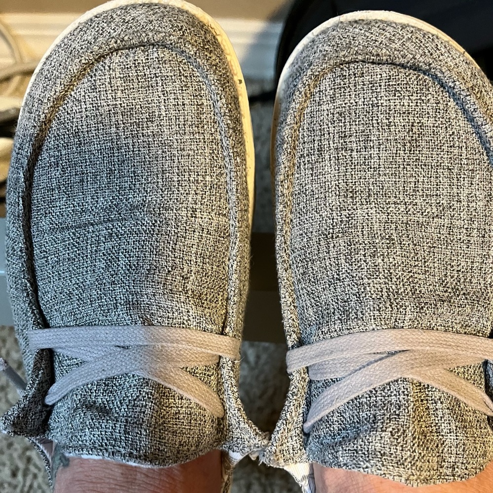 Size 6 Hey Dude shoes